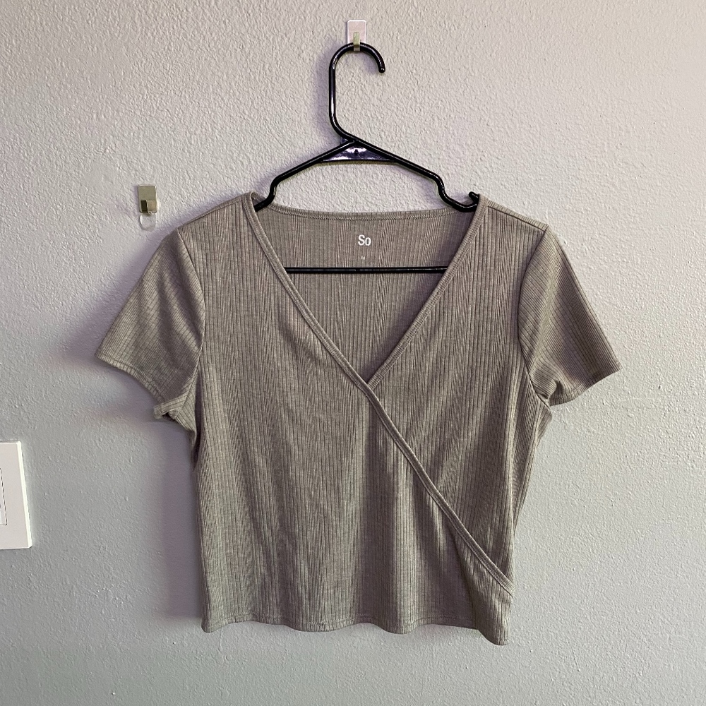 Grey cross t shirt